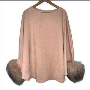 NWT Dolce Cabo Blush Poncho Top with Real Dyed Asiatic Raccoon Fur Cuffs Sz S/M